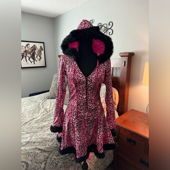 Dreamgirl Pink Leopard Costume - never worn - Picture 3 of 6